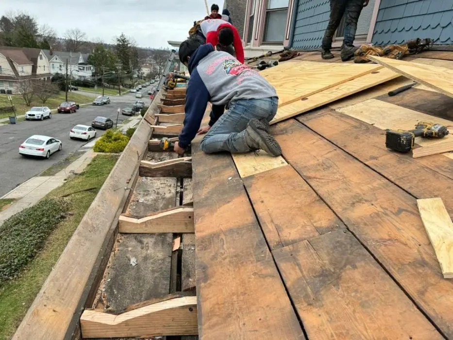 <h2>Experienced Yankee Gutter Repair Experts for Residential and Commercial Properties in Tenafly, NJ.</h2>